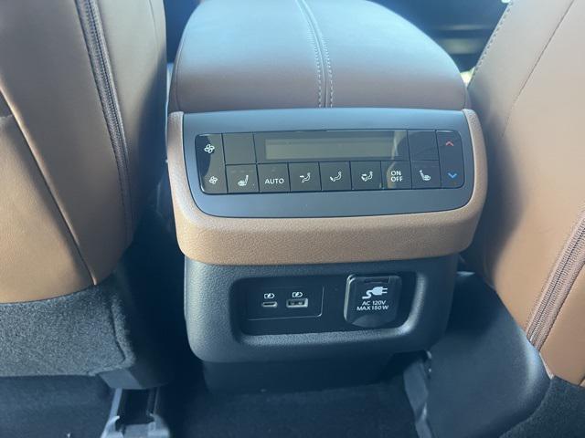 new 2025 Nissan Pathfinder car, priced at $45,604