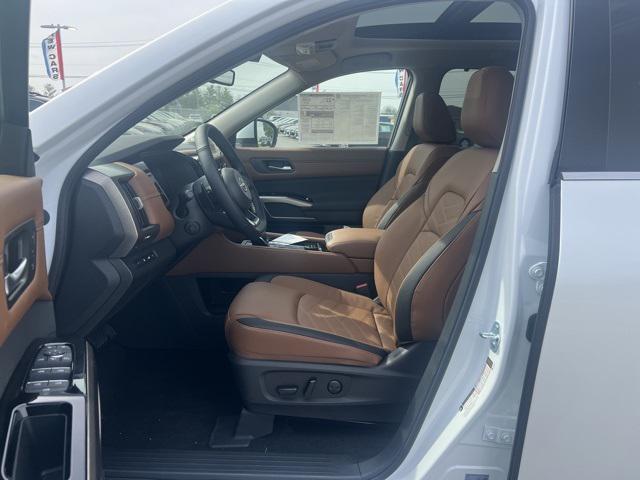 new 2025 Nissan Pathfinder car, priced at $45,612