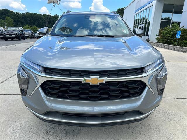 new 2025 Chevrolet Trax car, priced at $25,525