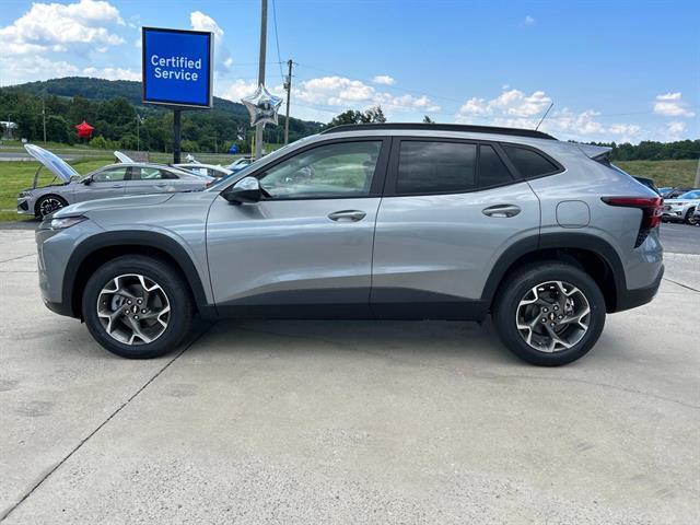 new 2025 Chevrolet Trax car, priced at $25,525