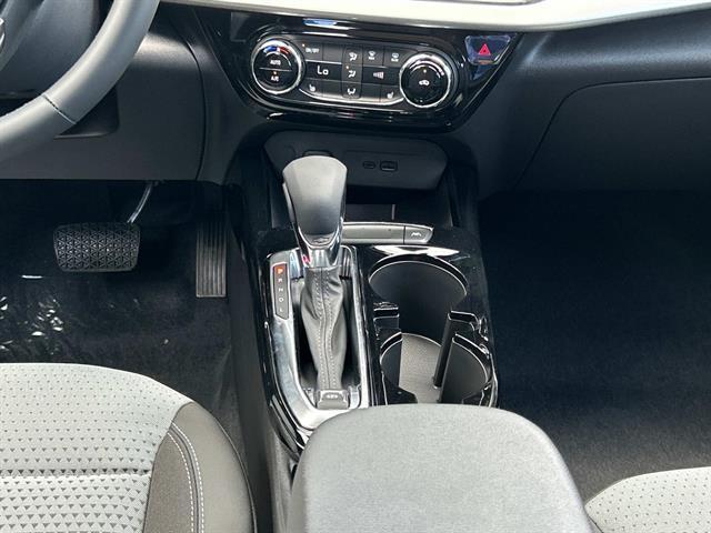 new 2025 Chevrolet Trax car, priced at $25,525