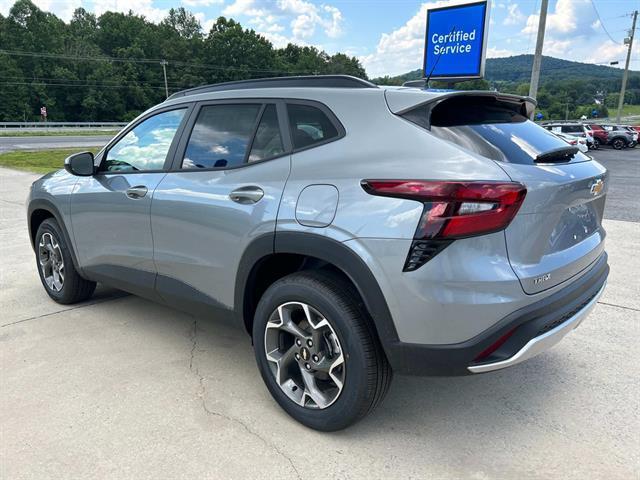 new 2025 Chevrolet Trax car, priced at $25,525