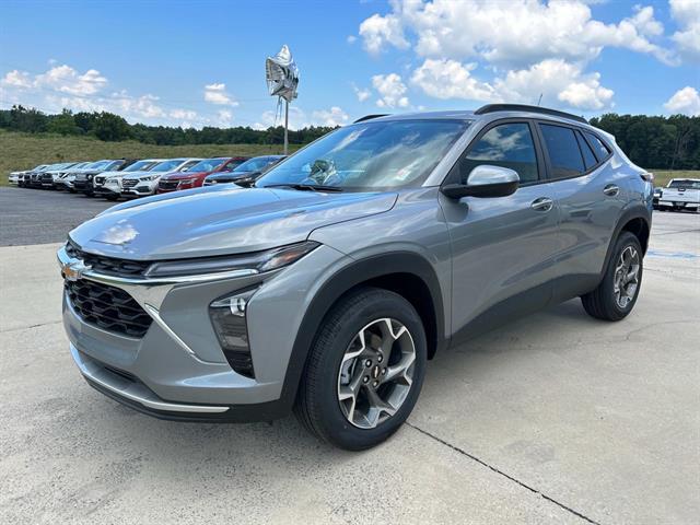 new 2025 Chevrolet Trax car, priced at $25,525