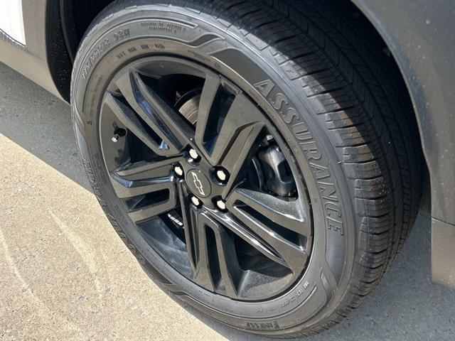 new 2025 Chevrolet Trax car, priced at $27,405
