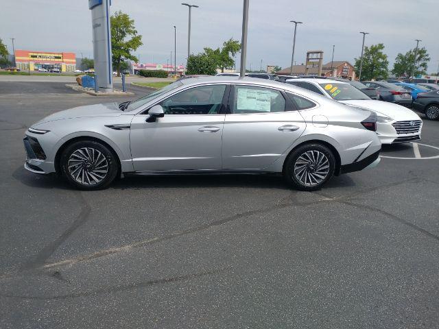 new 2024 Hyundai Sonata Hybrid car, priced at $31,709