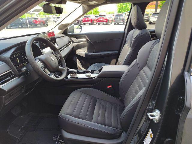 new 2025 Mitsubishi Outlander car, priced at $41,215