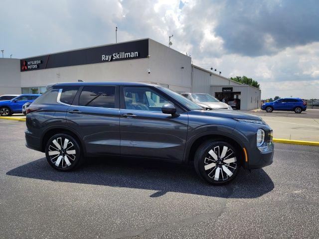 new 2025 Mitsubishi Outlander car, priced at $41,215