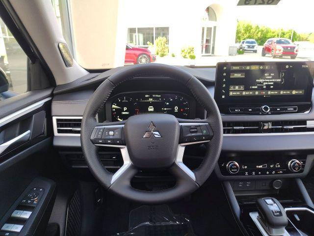 new 2025 Mitsubishi Outlander car, priced at $39,365