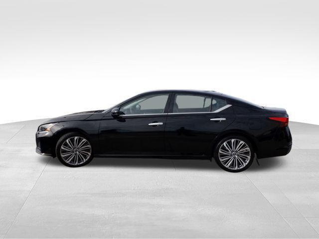 used 2023 Nissan Altima car, priced at $23,999