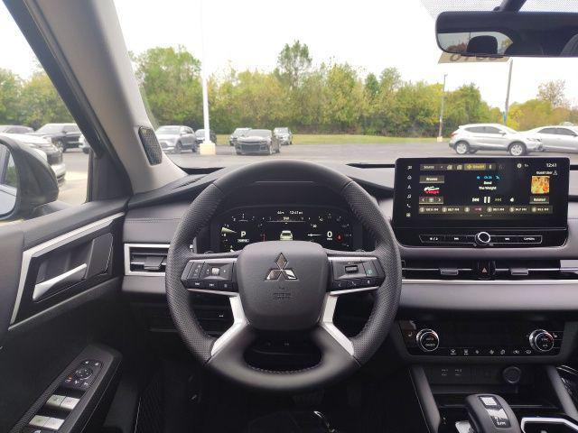 new 2025 Mitsubishi Outlander car, priced at $41,005