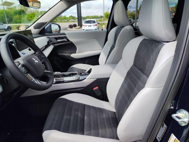 new 2025 Mitsubishi Outlander car, priced at $39,450