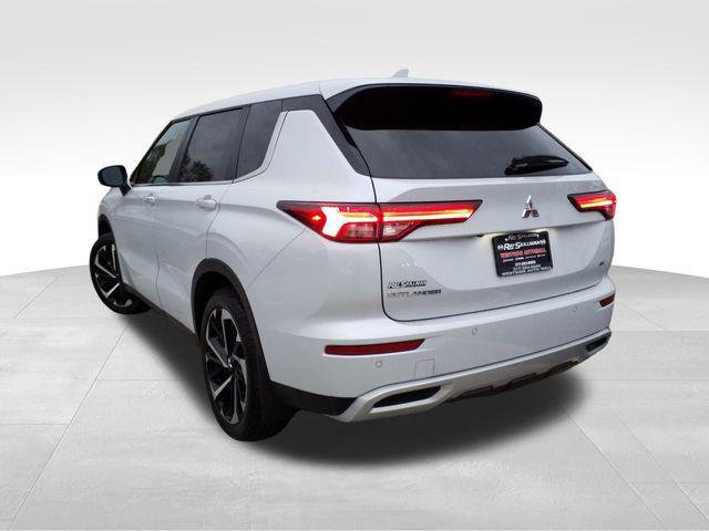 new 2024 Mitsubishi Outlander car, priced at $38,490