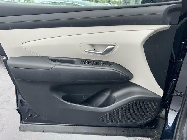 new 2025 Hyundai TUCSON Hybrid car, priced at $37,225