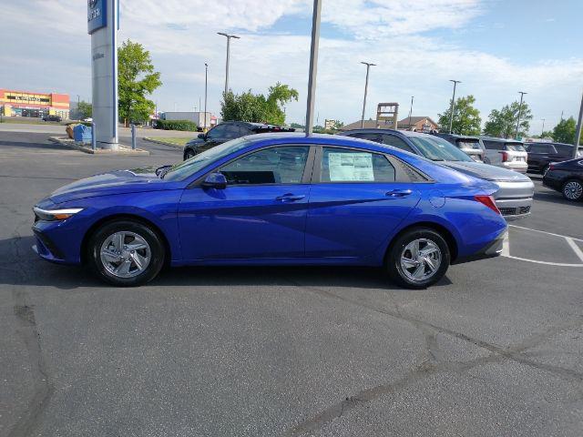 new 2024 Hyundai Elantra car, priced at $22,817