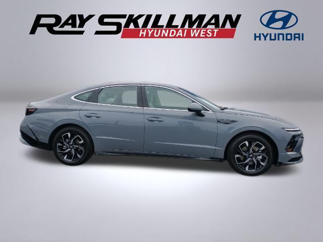 new 2024 Hyundai Sonata car, priced at $28,513