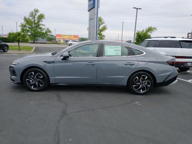 new 2024 Hyundai Sonata car, priced at $30,715