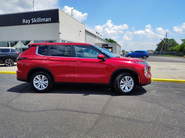 new 2025 Mitsubishi Outlander car, priced at $33,300