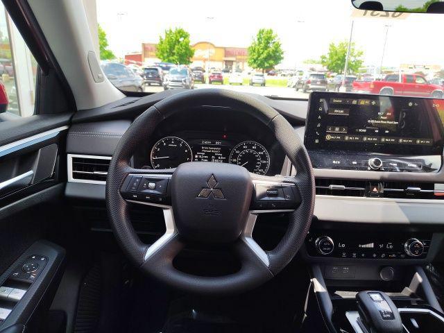 new 2025 Mitsubishi Outlander car, priced at $33,300