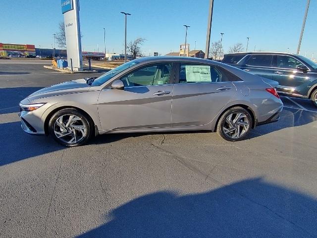 new 2024 Hyundai Elantra car, priced at $27,025