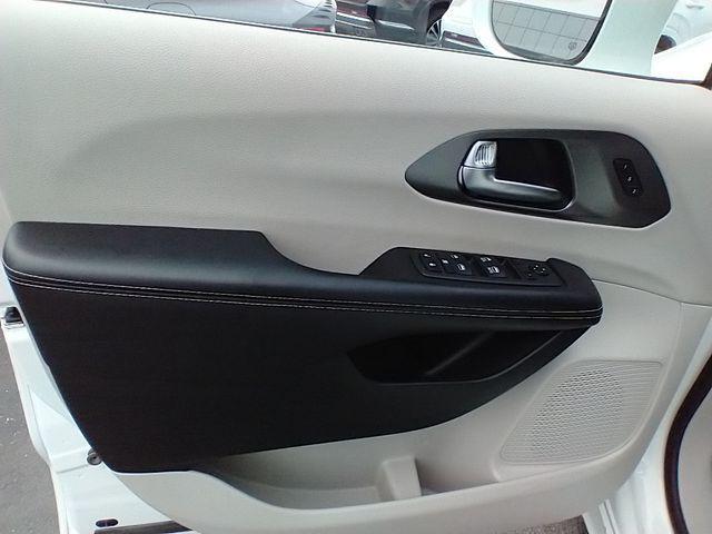 used 2022 Chrysler Pacifica car, priced at $23,990