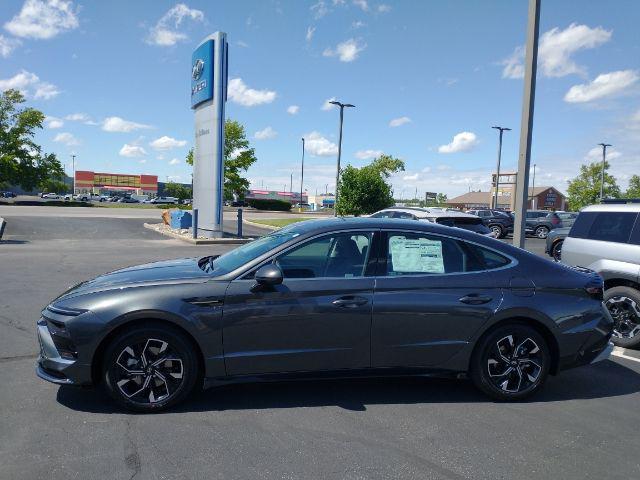 new 2024 Hyundai Sonata car, priced at $29,558