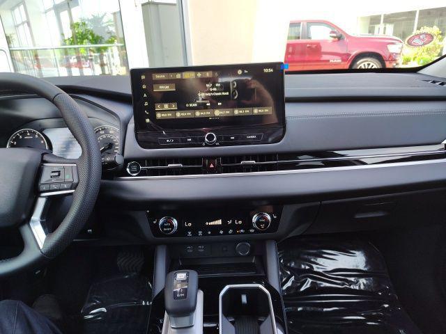 new 2025 Mitsubishi Outlander car, priced at $38,625