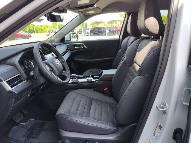 new 2025 Mitsubishi Outlander car, priced at $38,625