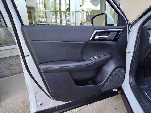 new 2025 Mitsubishi Outlander car, priced at $38,625