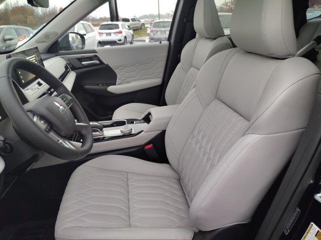 new 2025 Mitsubishi Outlander car, priced at $40,640