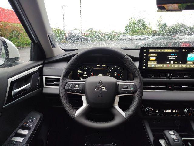new 2025 Mitsubishi Outlander car, priced at $40,565