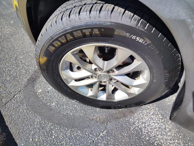 used 2019 Hyundai Santa Fe car, priced at $17,891