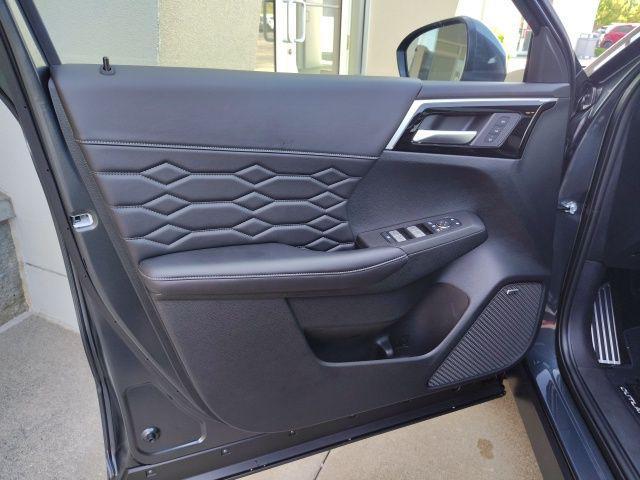 new 2025 Mitsubishi Outlander car, priced at $41,150