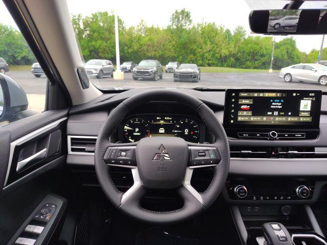 new 2025 Mitsubishi Outlander car, priced at $40,100