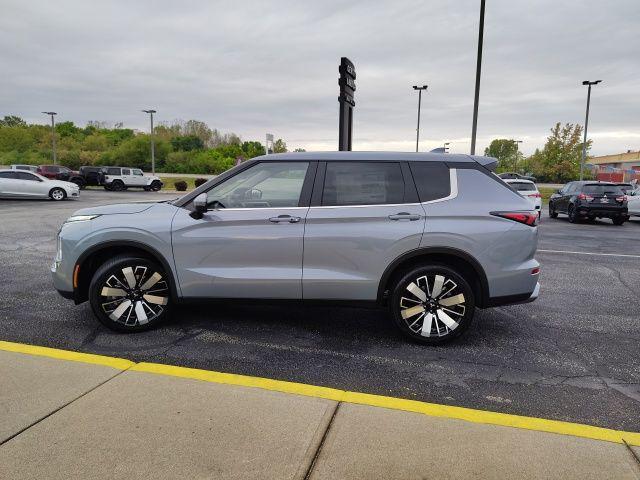 new 2025 Mitsubishi Outlander car, priced at $40,100