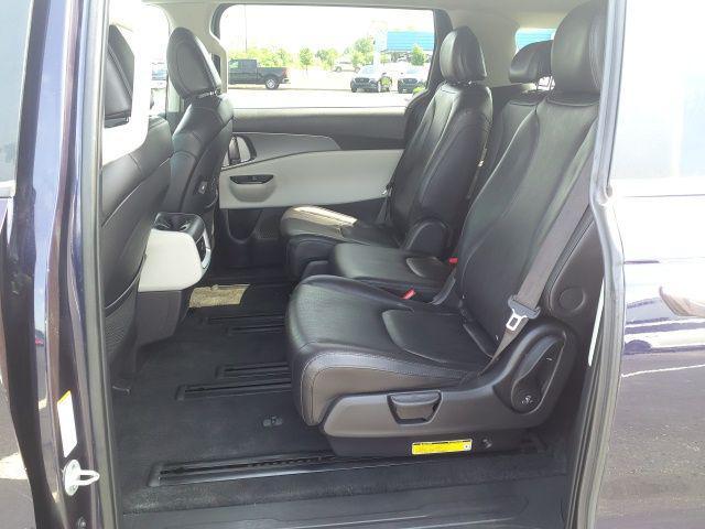 used 2022 Kia Carnival car, priced at $30,900
