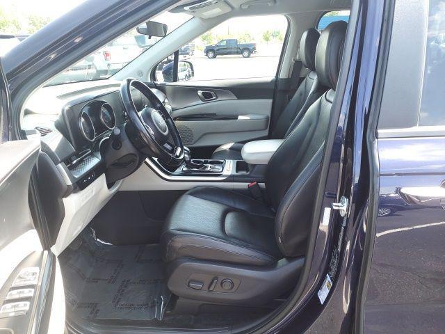 used 2022 Kia Carnival car, priced at $30,900