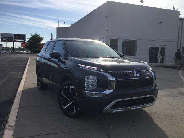 new 2024 Mitsubishi Outlander car, priced at $37,435