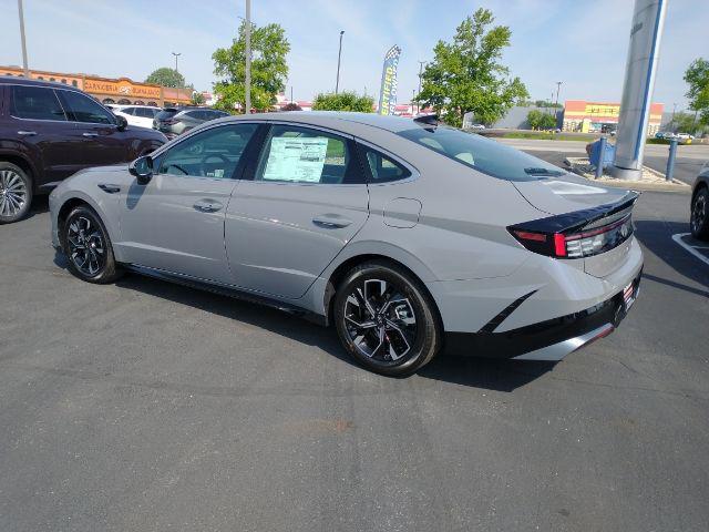 new 2024 Hyundai Sonata car, priced at $29,513