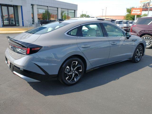 new 2024 Hyundai Sonata car, priced at $29,513