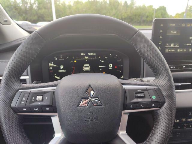 new 2025 Mitsubishi Outlander car, priced at $43,175