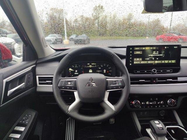 new 2025 Mitsubishi Outlander car, priced at $43,950