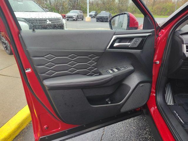 new 2025 Mitsubishi Outlander car, priced at $43,950