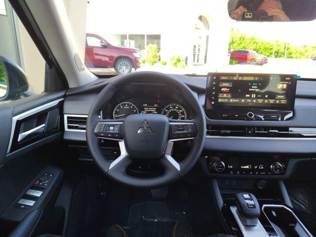 new 2025 Mitsubishi Outlander car, priced at $38,185
