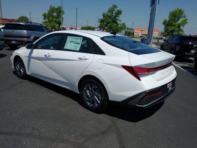 new 2024 Hyundai Elantra car