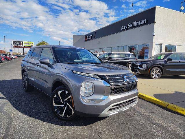 used 2024 Mitsubishi Outlander car, priced at $27,990