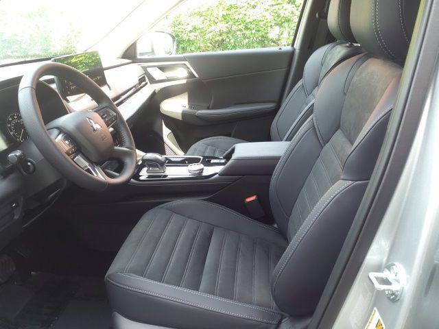 new 2025 Mitsubishi Outlander car, priced at $38,030