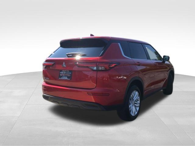 new 2024 Mitsubishi Outlander car, priced at $30,290