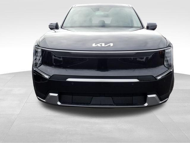 new 2025 Kia EV9 car, priced at $61,185