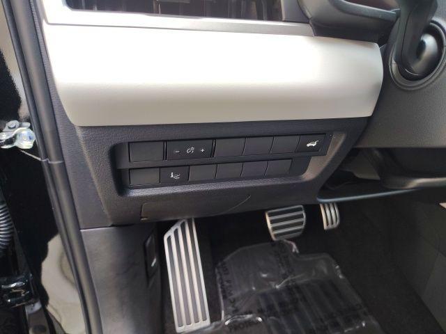 new 2025 Mitsubishi Outlander car, priced at $46,640