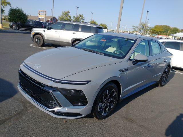 new 2025 Hyundai Sonata car, priced at $29,500